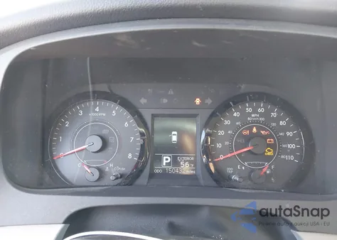 2015 Toyota Sienna Le 8 Passenger z USA, uszkodzony, nr VIN 5TDKK3DC0FS672722